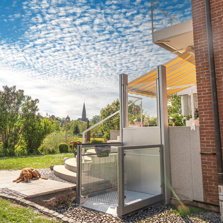 Ascensor-elevador-vertical-EVP-UP-exterior-PORTADA