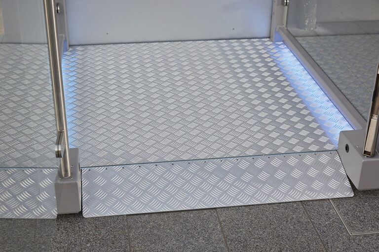 Ascensor-elevador-vertical-EVP-UP-interior-detalle (8)