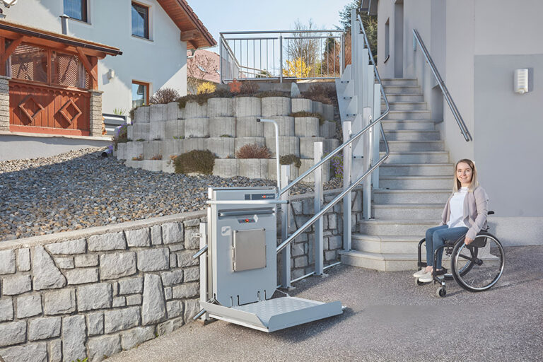 Elevador-escaleras-exterior-PETC-AS (1)