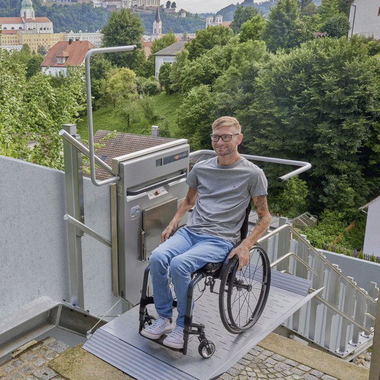 Elevador-escaleras-exterior-PETC-AS (2)