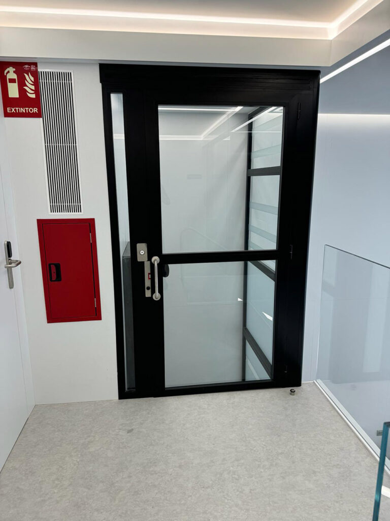 Elevador-vertical-escaleras-EVP-E (26)