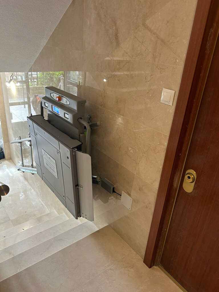 Plataforma-salva-escaleras-PETC-AR (1)