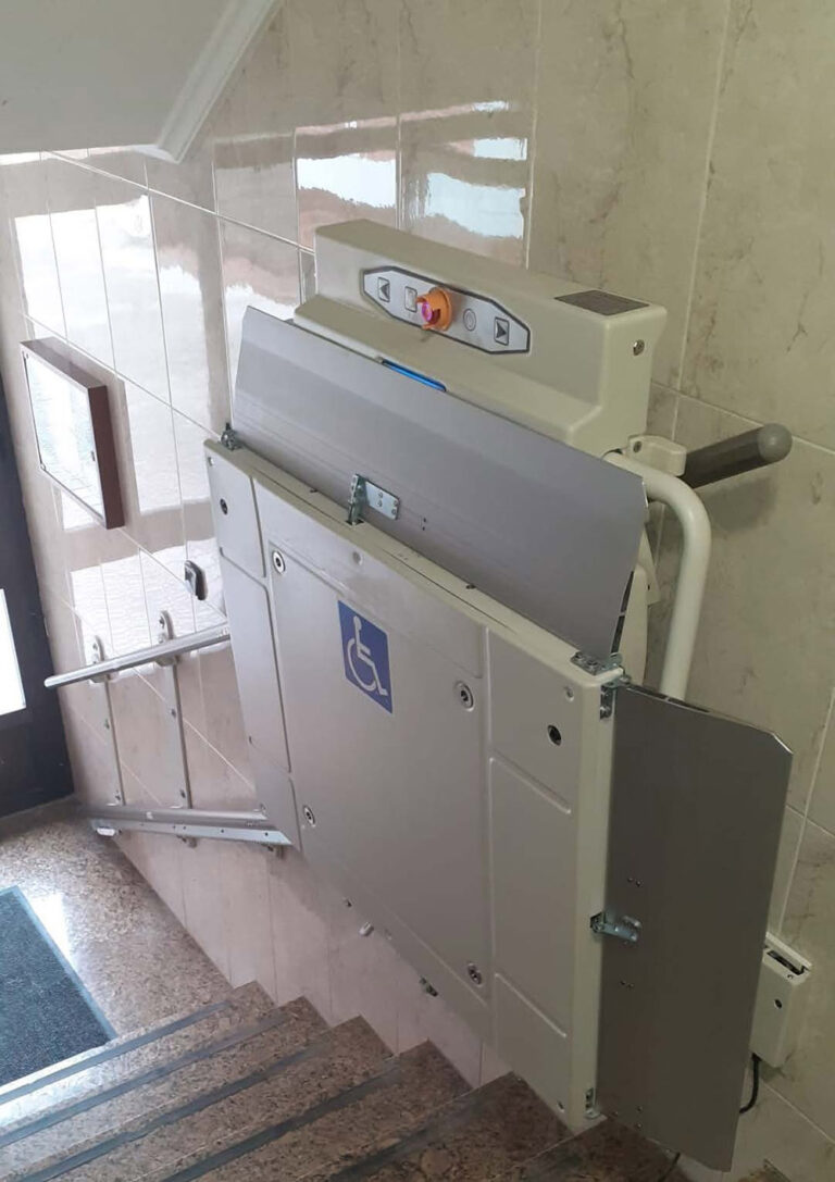 Plataforma-salva-escaleras-PETC-AR (2)