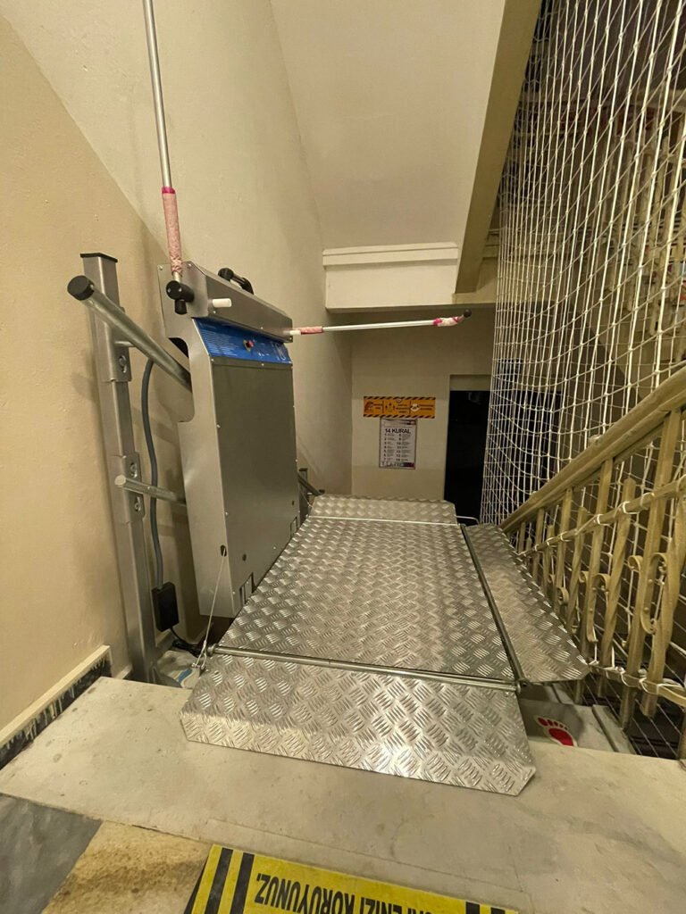 Plataforma-salvaescaleras-PETR-N (2)