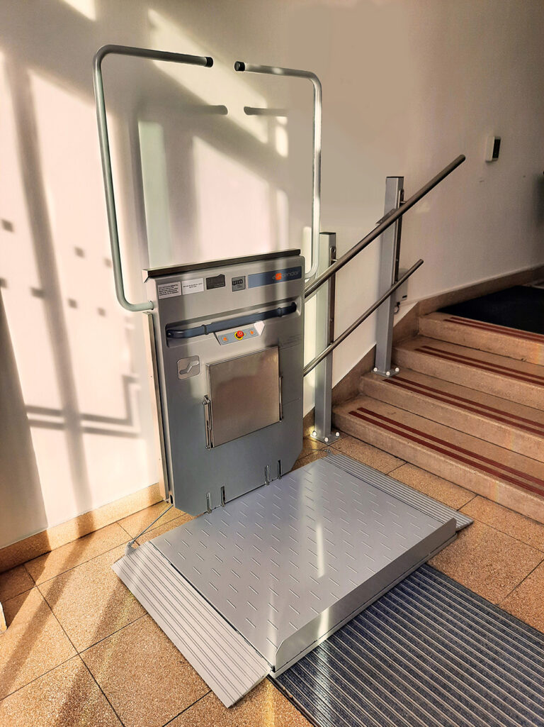 SECON_Montage_Plattformlif_Flair_1