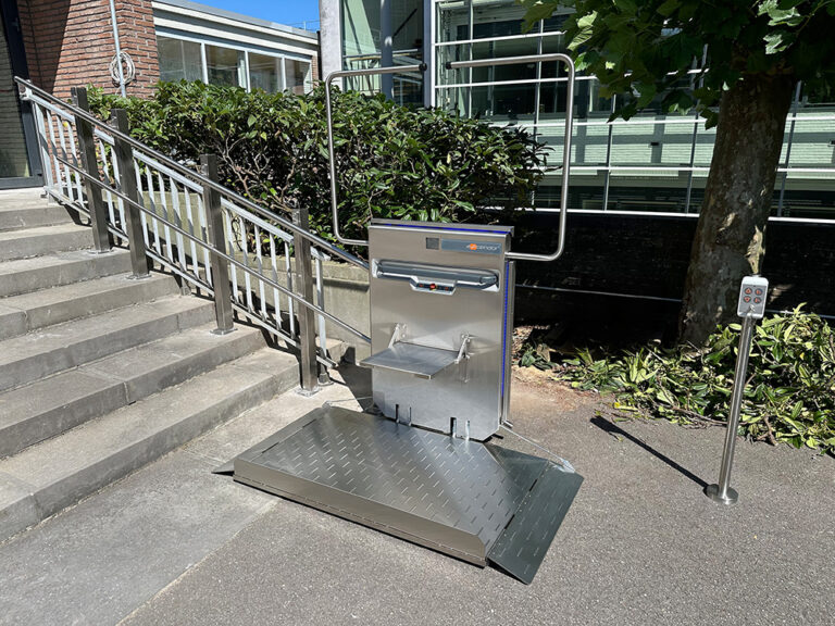 Plataforma-salvaescaleras-exterior-PETR-AS (8)