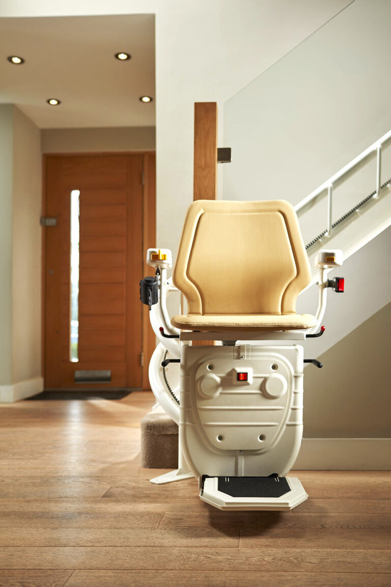 Silla-salvaescaleras-STC-BS-en-curva (4)