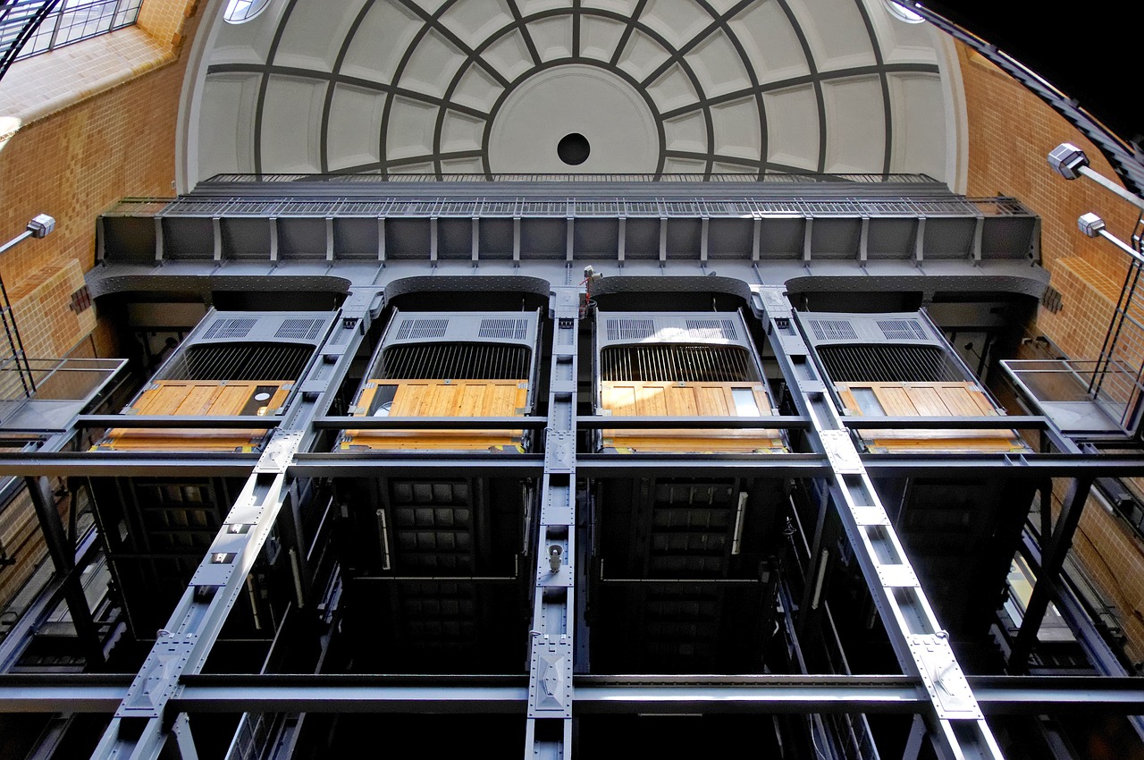 normativa montacargas actual